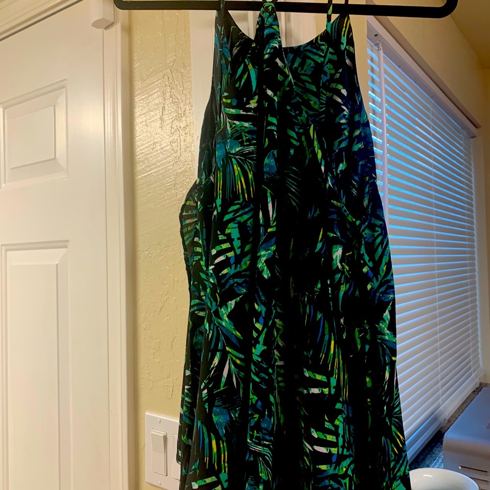 Super cute, Spaghetti strap backless top